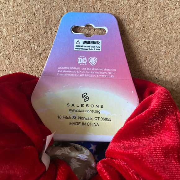 DC Comics WW84 Wonder Woman 3 pack scrunchie hair tie set - Picture 5 of 5